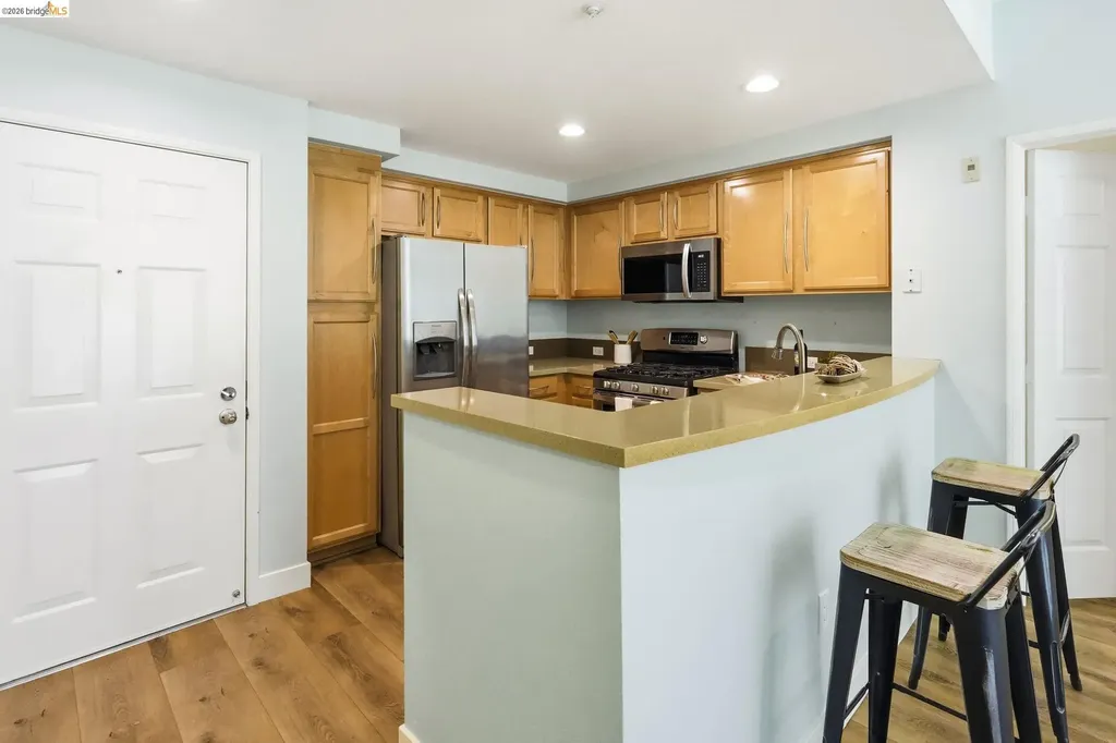 280 Caldecott Lane Oakland CA 94618