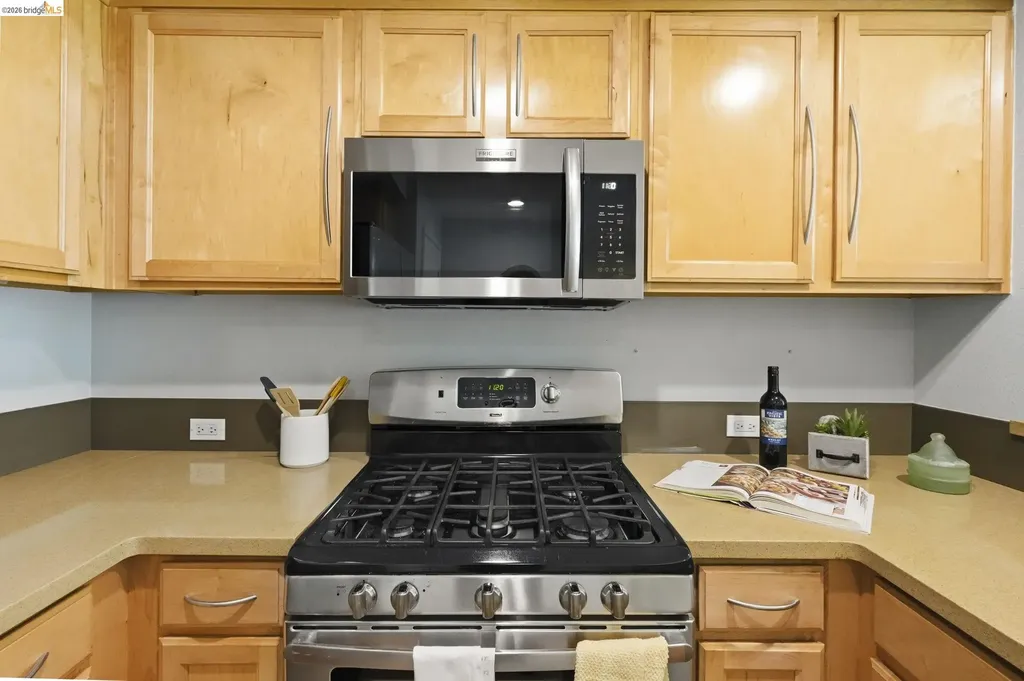 280 Caldecott Lane Oakland CA 94618