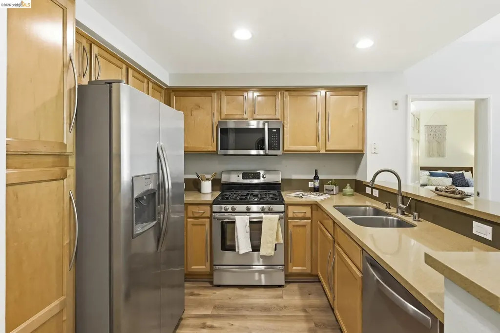 280 Caldecott Lane Oakland CA 94618