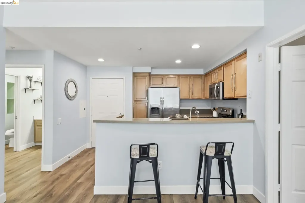 280 Caldecott Lane Oakland CA 94618