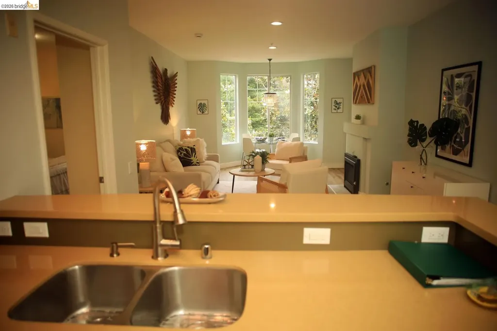 280 Caldecott Lane Oakland CA 94618