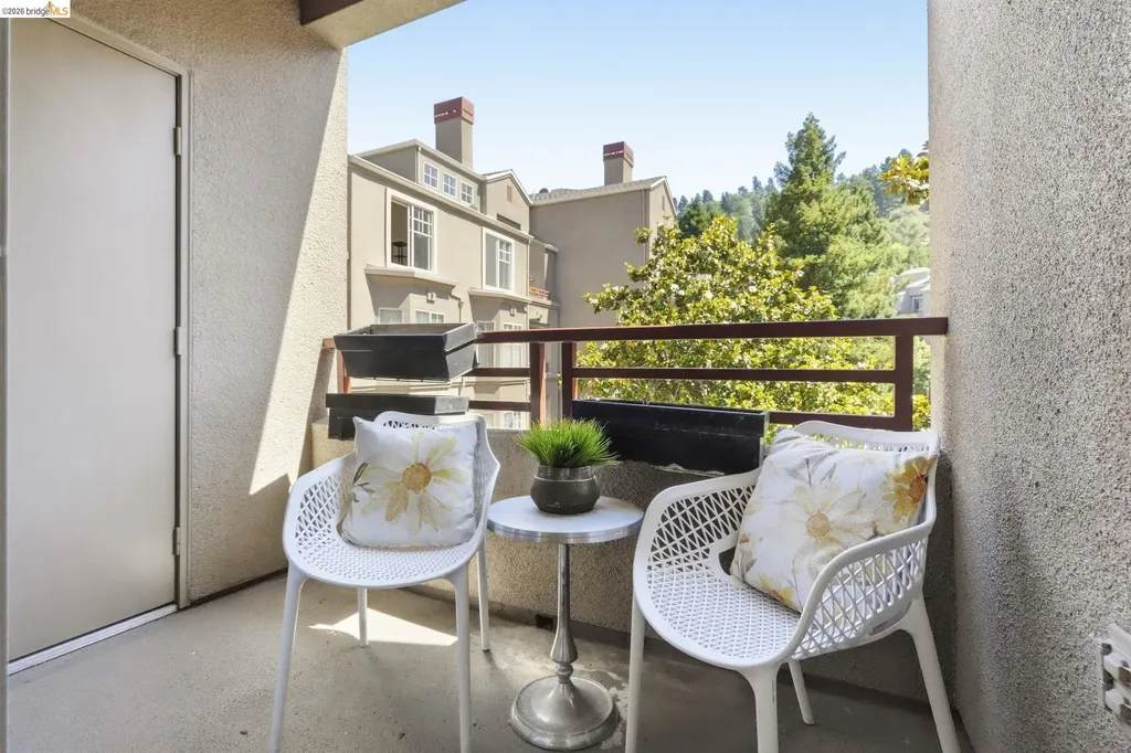 280 Caldecott Lane Oakland CA 94618