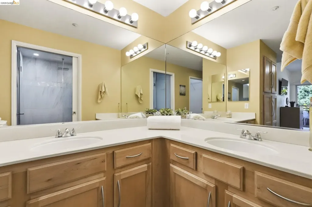 280 Caldecott Lane Oakland CA 94618