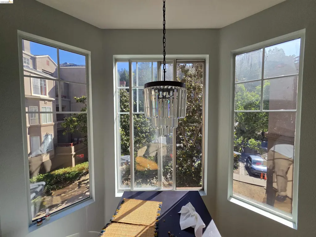 280 Caldecott Lane Oakland CA 94618