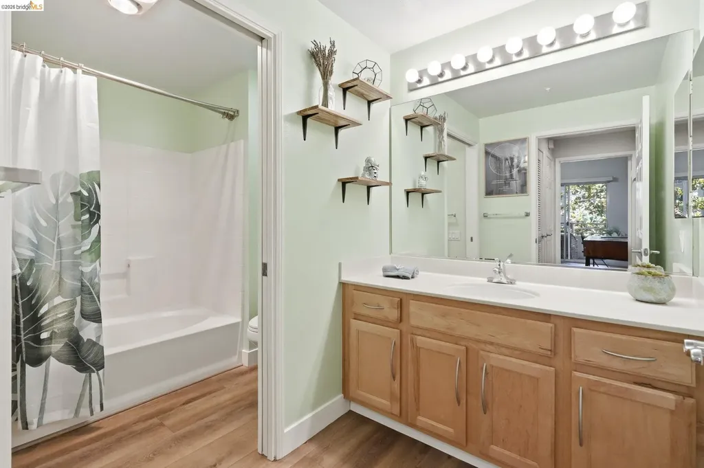 280 Caldecott Lane Oakland CA 94618
