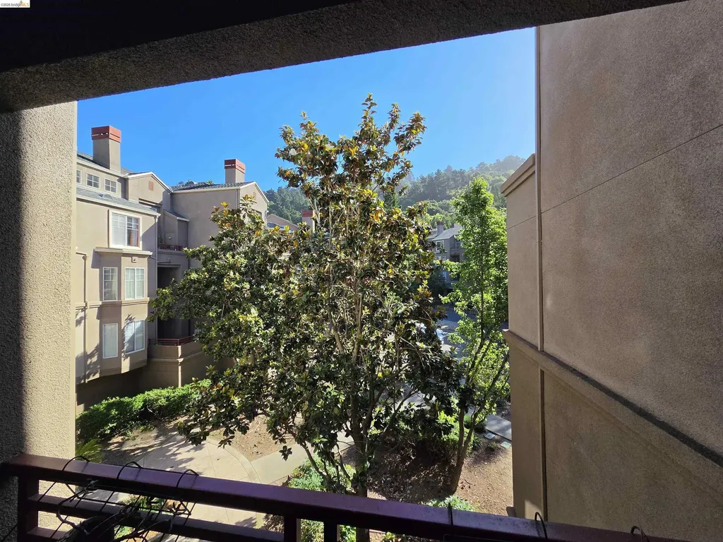 280 Caldecott Lane Oakland CA 94618
