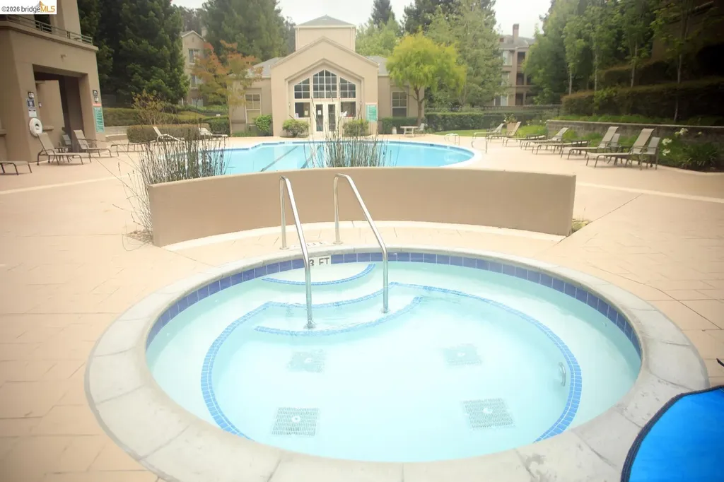 280 Caldecott Lane Oakland CA 94618