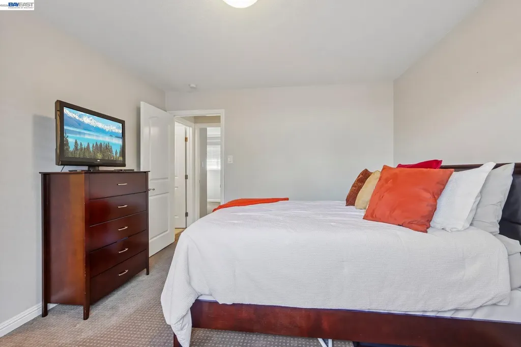 24653 Surrey Way Hayward CA 94544