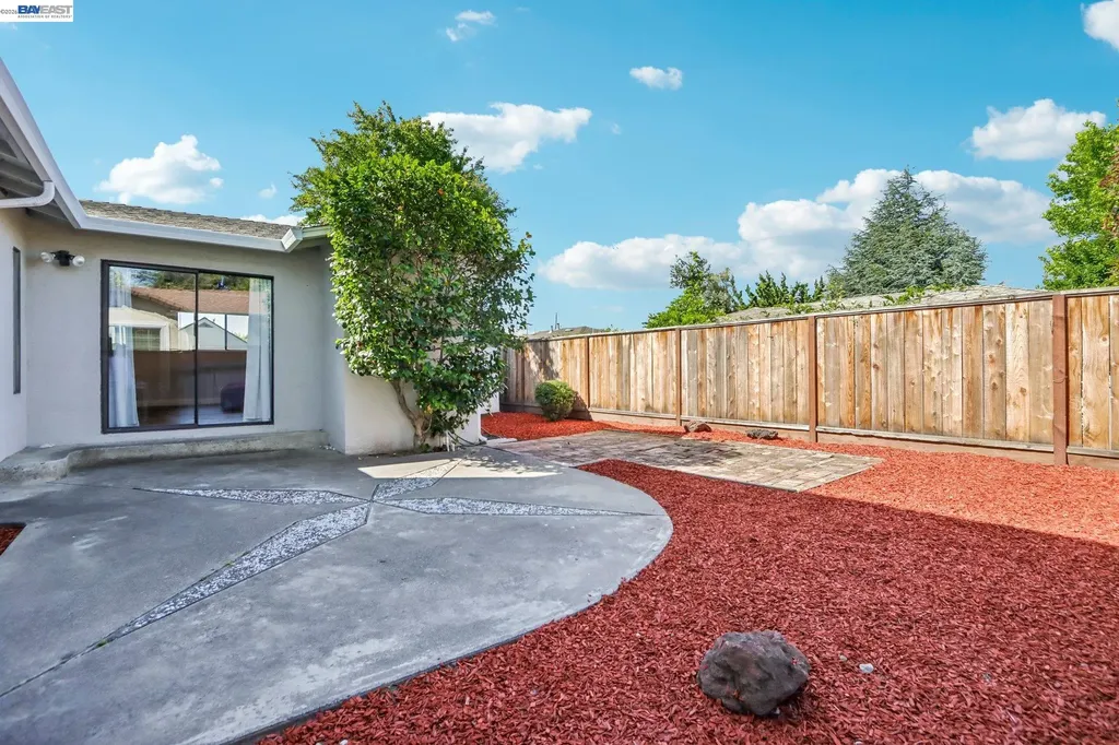 24653 Surrey Way Hayward CA 94544
