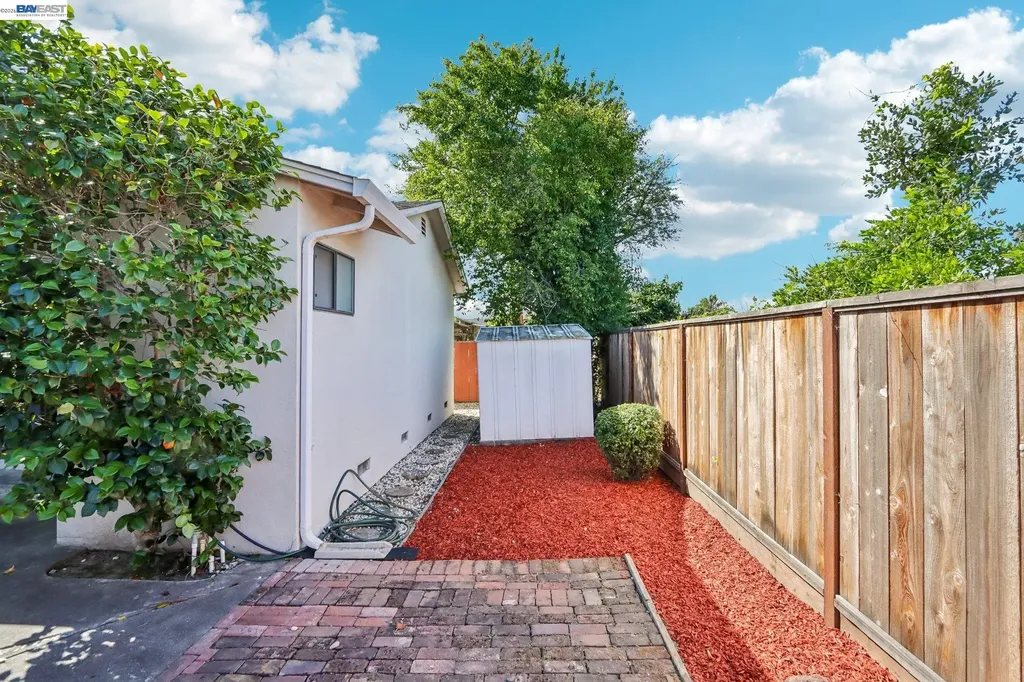 24653 Surrey Way Hayward CA 94544