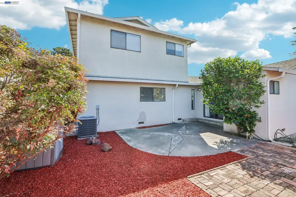 24653 Surrey Way Hayward CA 94544