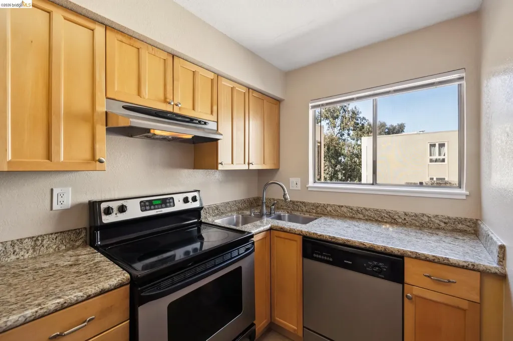 466 Crescent Street Oakland CA 94610