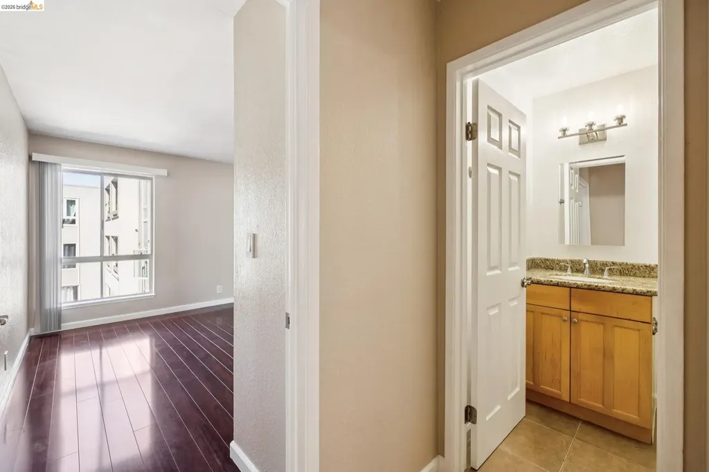 466 Crescent Street Oakland CA 94610