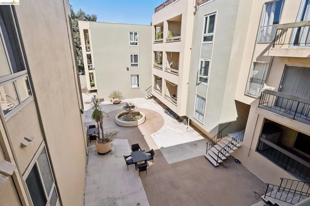 466 Crescent Street Oakland CA 94610