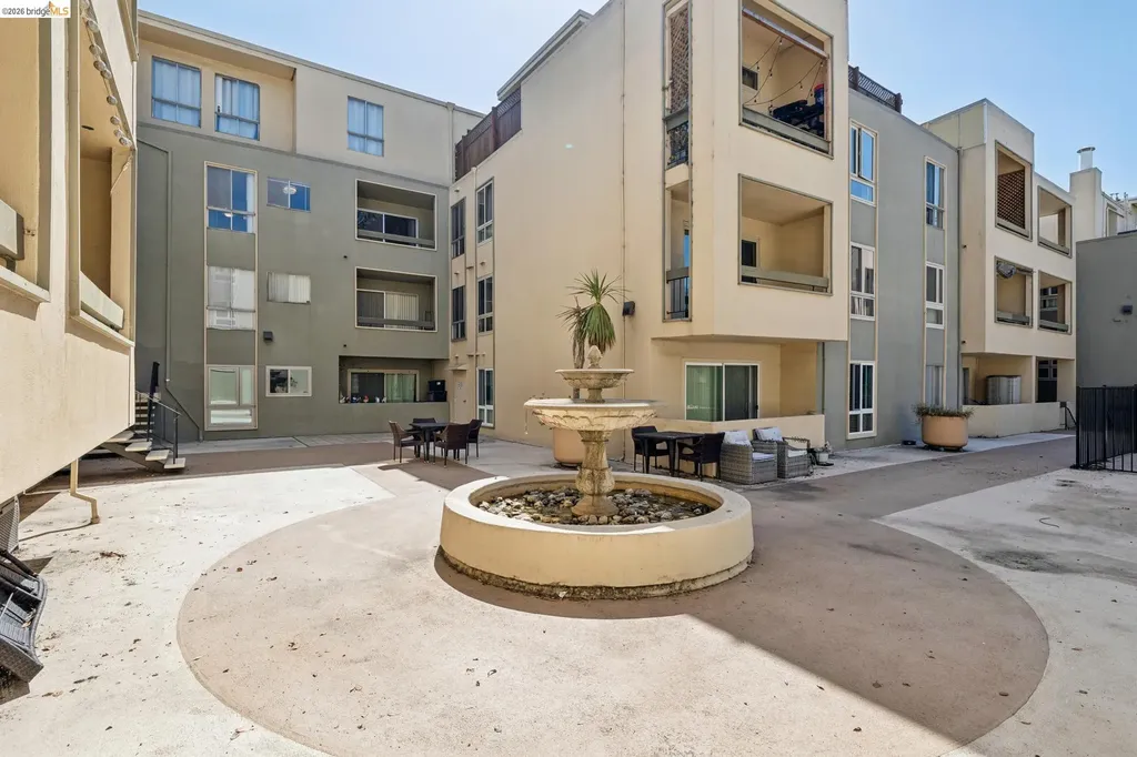 466 Crescent Street Oakland CA 94610