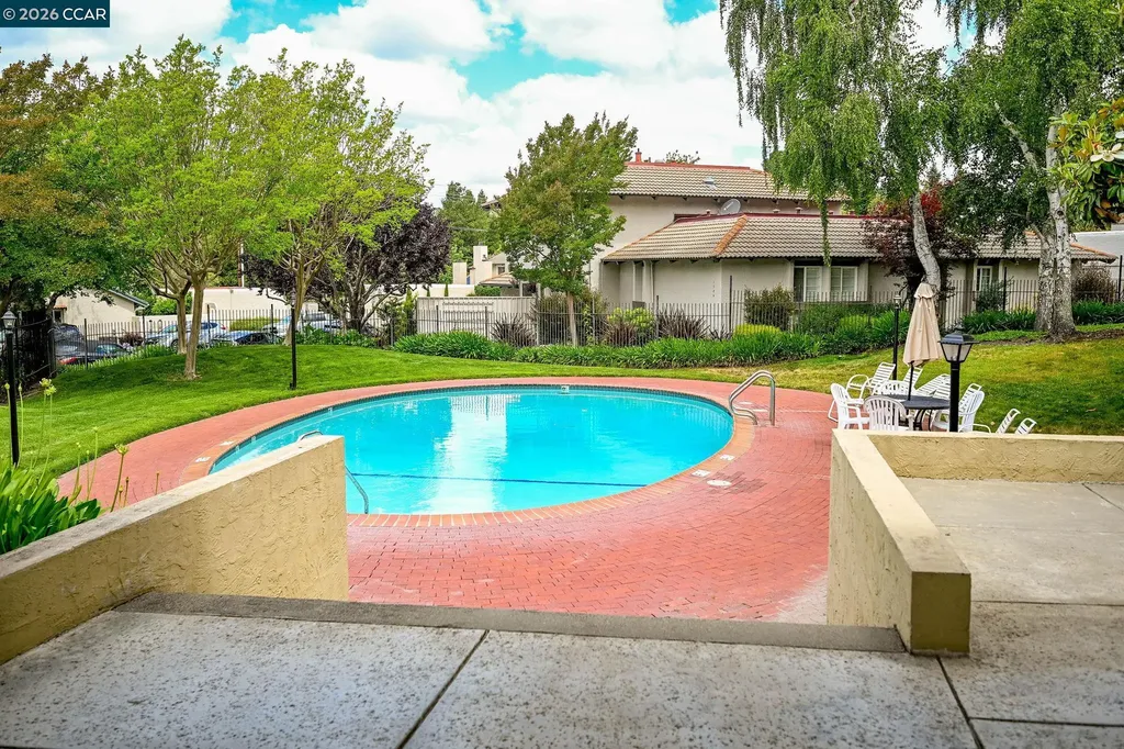 1351 Camino Peral Moraga CA 94556