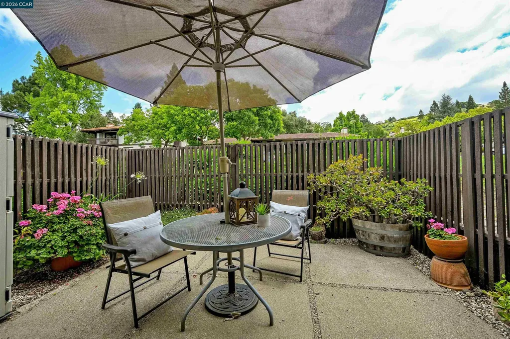 1351 Camino Peral Moraga CA 94556