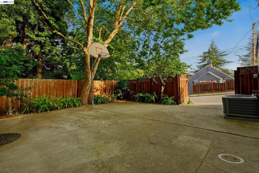 4880 Mancini Drive Castro Valley CA 94546