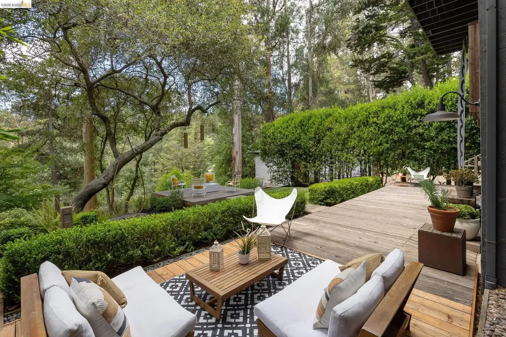 1963 Arrowhead Drive Oakland CA 94611