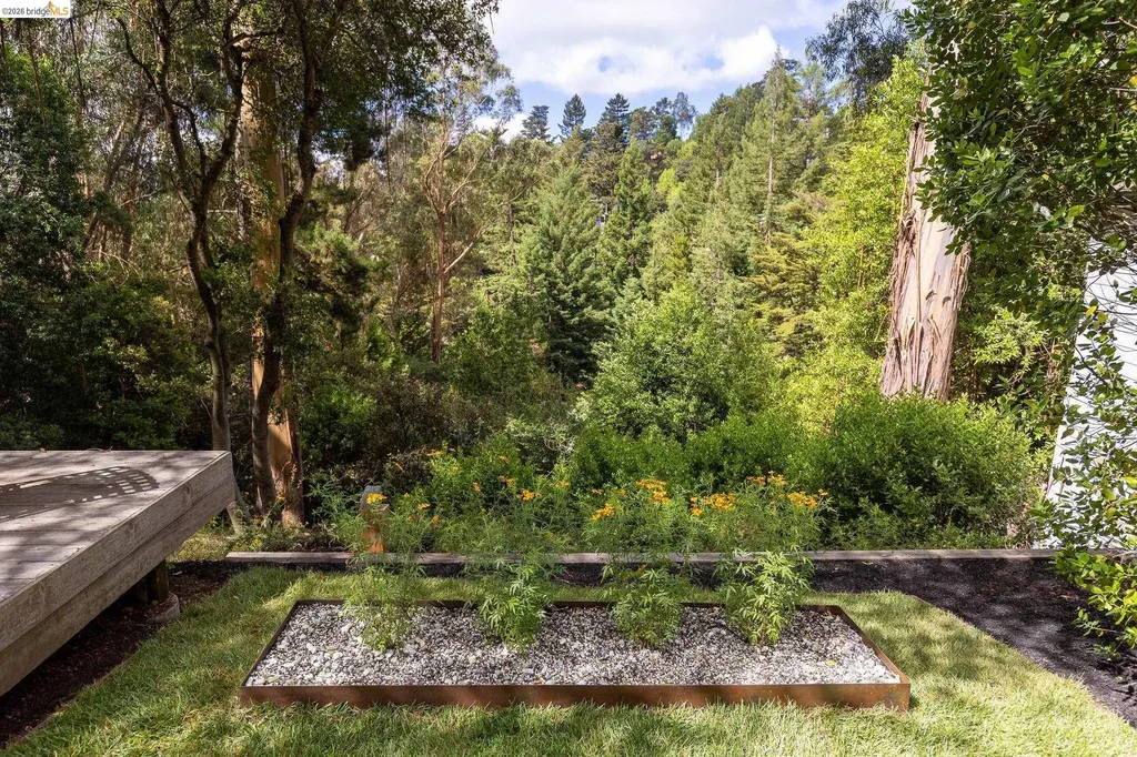 1963 Arrowhead Drive Oakland CA 94611