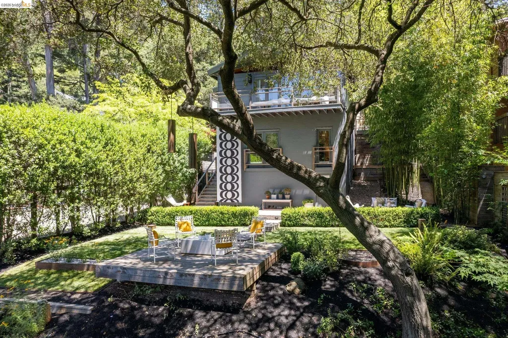 1963 Arrowhead Drive Oakland CA 94611