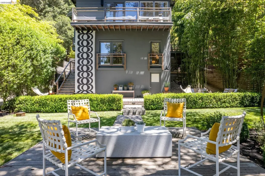 1963 Arrowhead Drive Oakland CA 94611