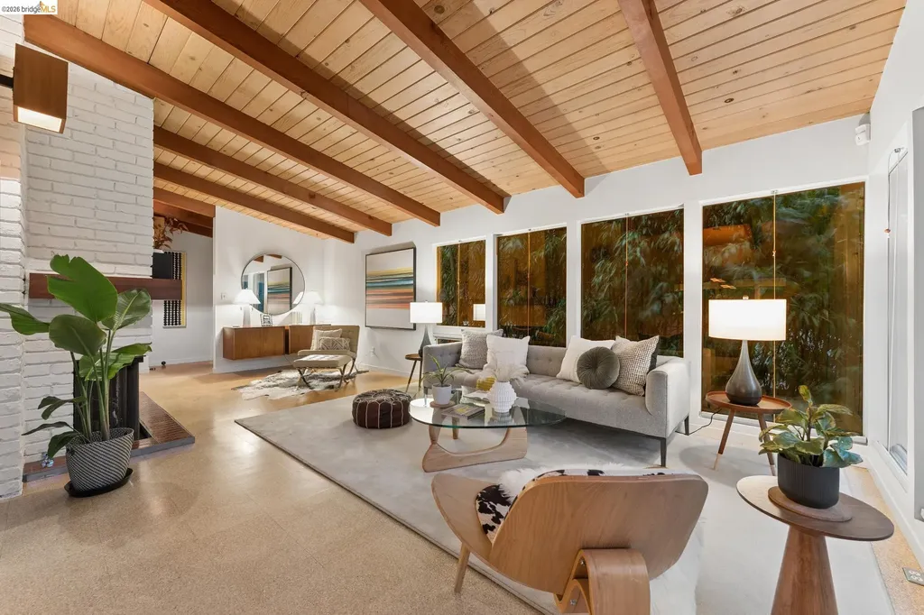 1963 Arrowhead Drive Oakland CA 94611