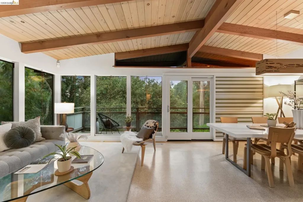 1963 Arrowhead Drive Oakland CA 94611