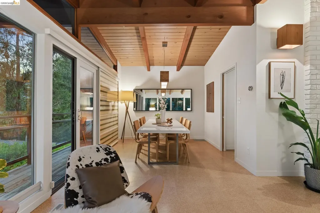 1963 Arrowhead Drive Oakland CA 94611