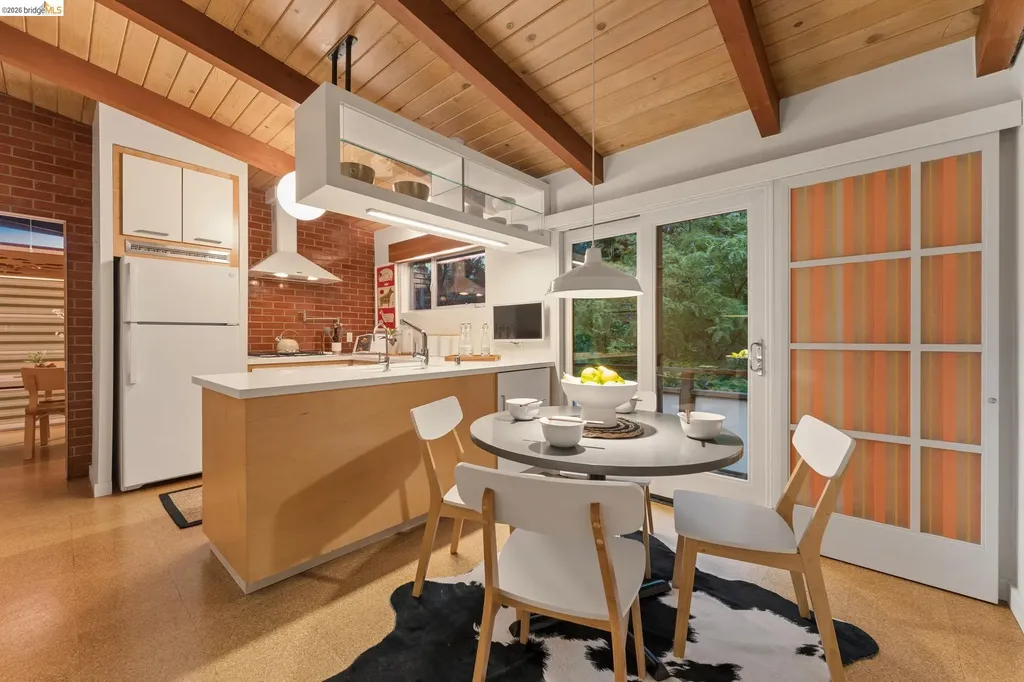 1963 Arrowhead Drive Oakland CA 94611