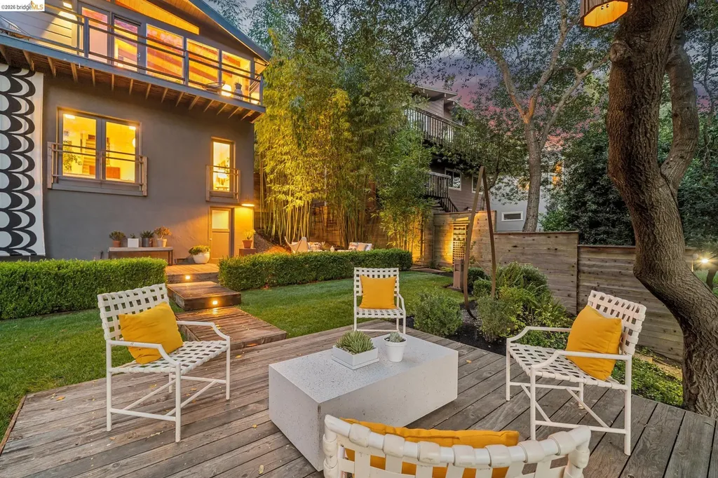 1963 Arrowhead Drive Oakland CA 94611