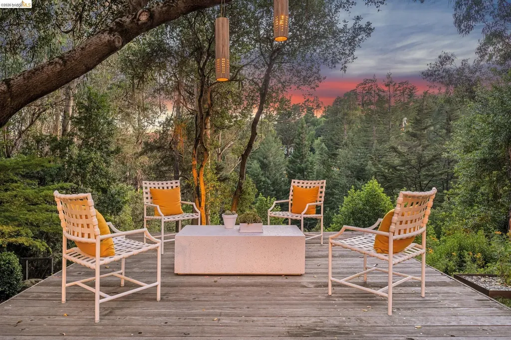 1963 Arrowhead Drive Oakland CA 94611