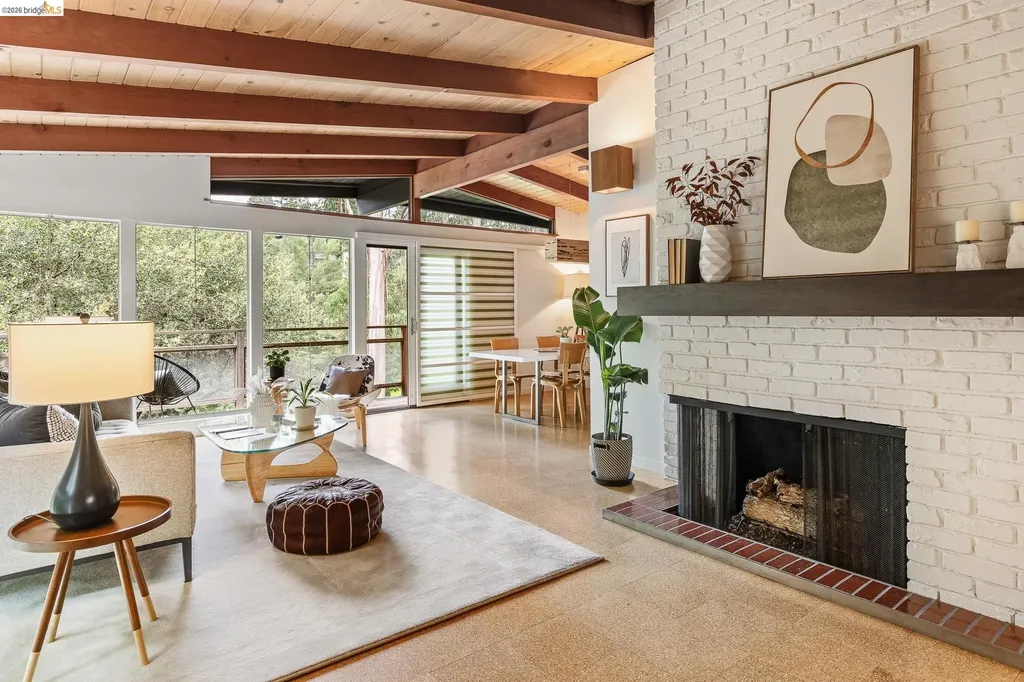 1963 Arrowhead Drive Oakland CA 94611