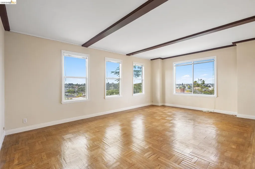 1001 Warfield Avenue Oakland CA 94610
