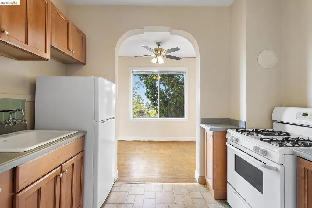 1001 Warfield Avenue Oakland CA 94610