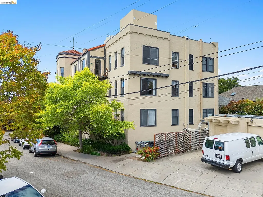 1001 Warfield Avenue Oakland CA 94610