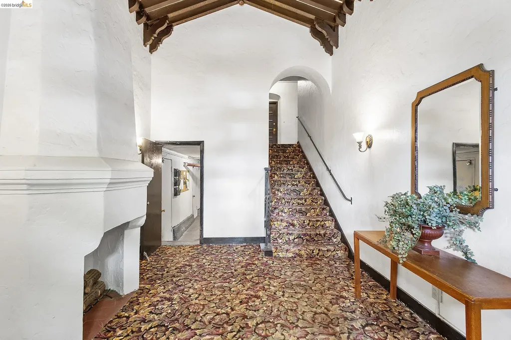 1001 Warfield Avenue Oakland CA 94610
