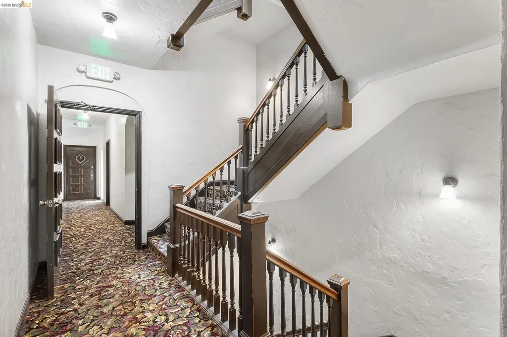 1001 Warfield Avenue Oakland CA 94610