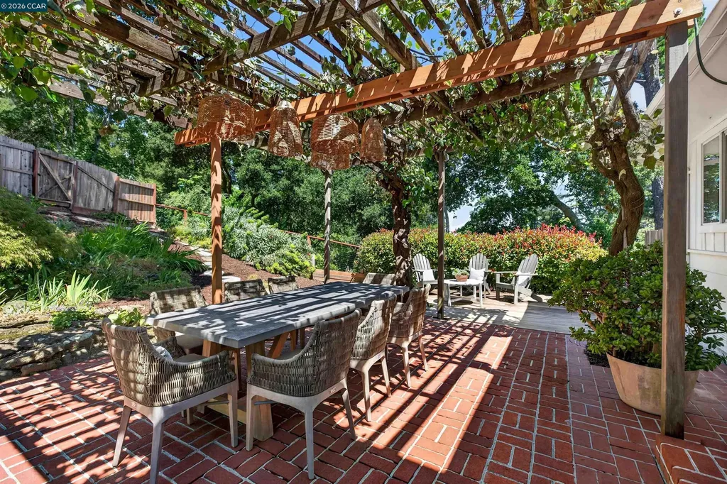 90 Loma Vista Drive Orinda CA 94563
