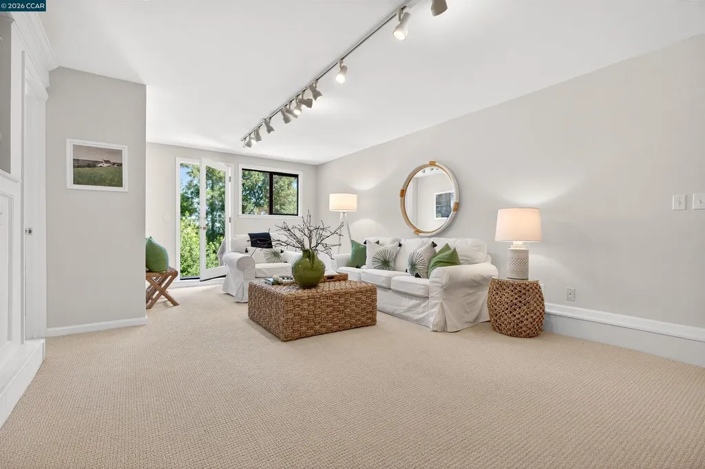 90 Loma Vista Drive Orinda CA 94563