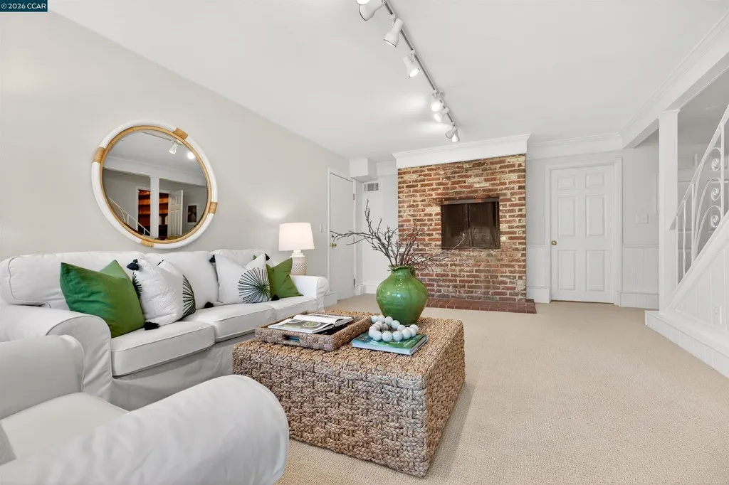 90 Loma Vista Drive Orinda CA 94563