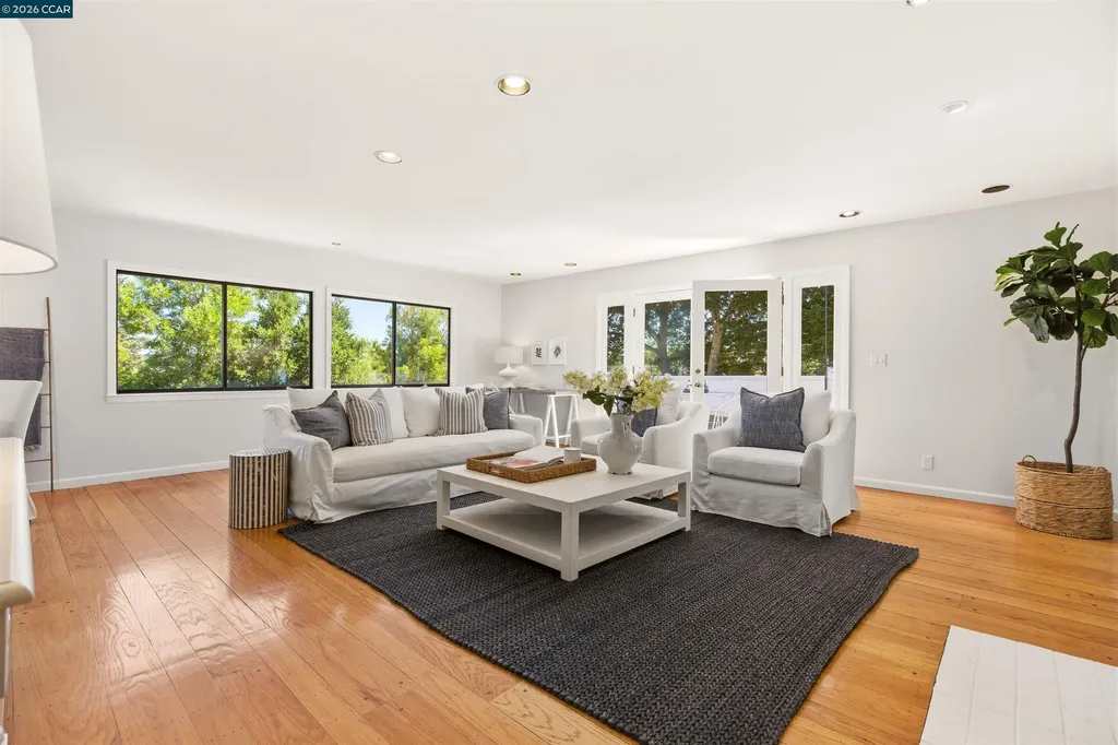 90 Loma Vista Drive Orinda CA 94563