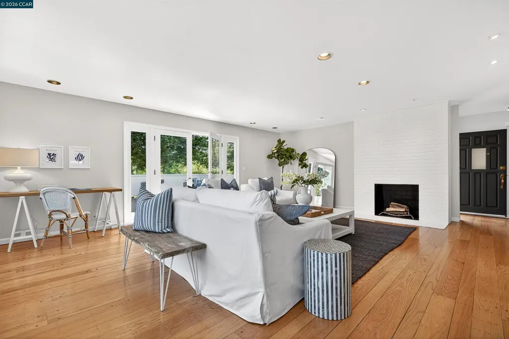 90 Loma Vista Drive Orinda CA 94563