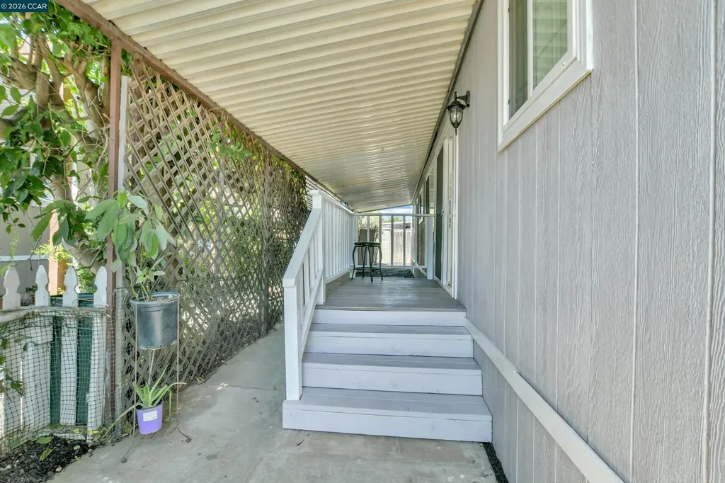 237 Orangevale Pittsburg CA 94565