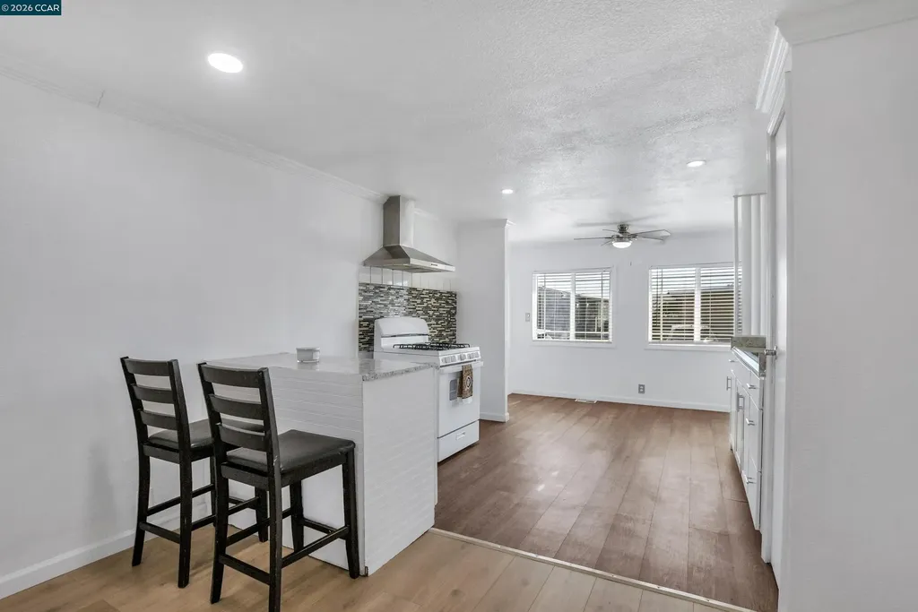 237 Orangevale Pittsburg CA 94565