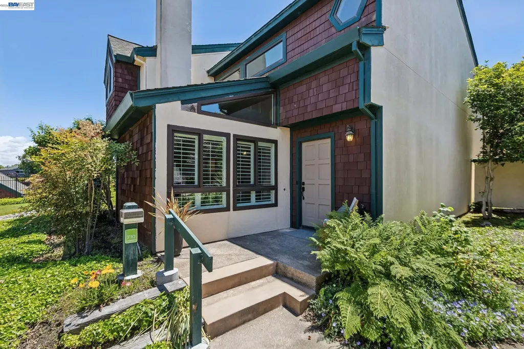 710 Lagunaria Lane Alameda CA 94502