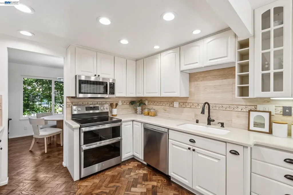 710 Lagunaria Lane Alameda CA 94502