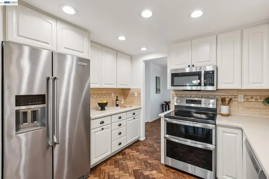 710 Lagunaria Lane Alameda CA 94502