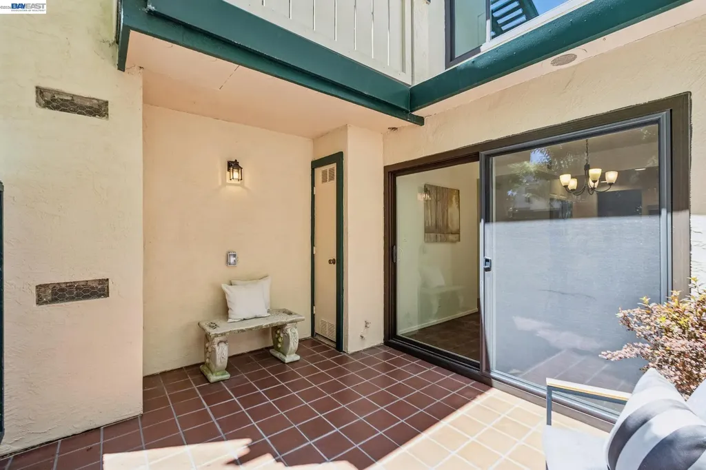 710 Lagunaria Lane Alameda CA 94502