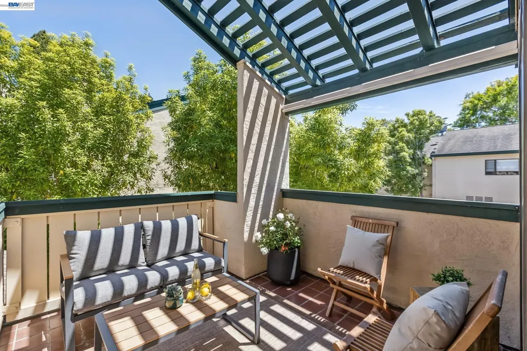 710 Lagunaria Lane Alameda CA 94502